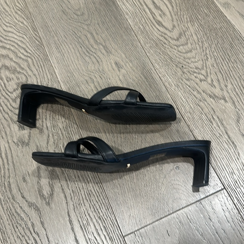 EUC Billini Black Leather Criss Cross Block Heel - Picture 6 of 7